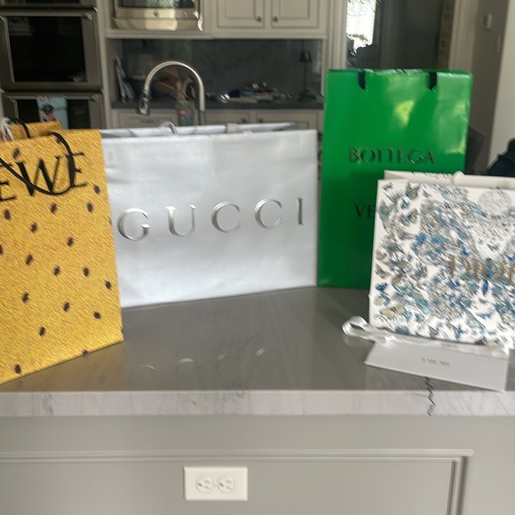 Luxury shopping bags… Dior, Gucci, Bottega, Loewe - Picture 4 of 8